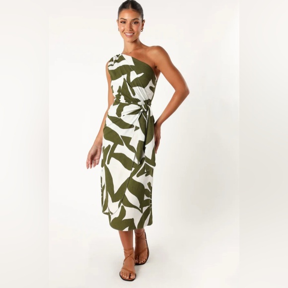 Petal & Pup Zara one shoulder midi dress - Olive Palm Size Medium - Picture 2 of 11